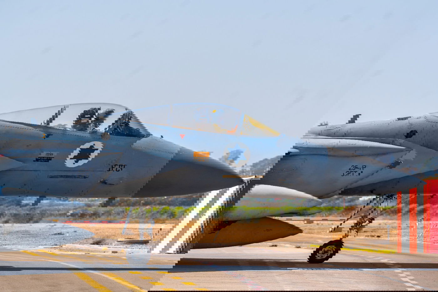 המטוסים ממריאים