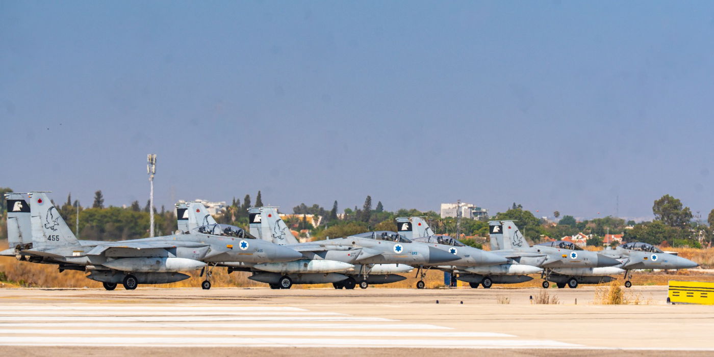 המטוסים ממריאים