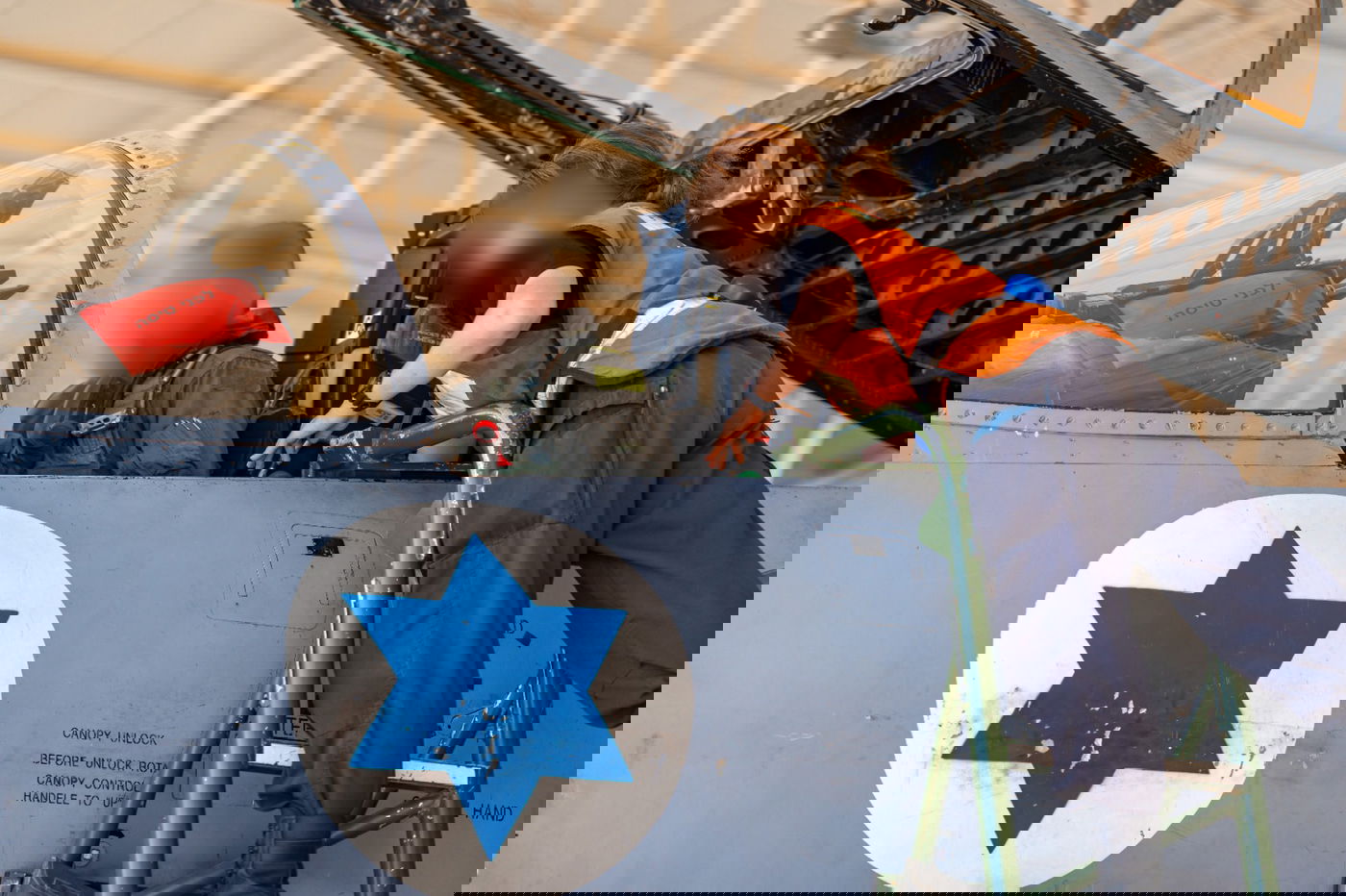 המטוסים ממריאים