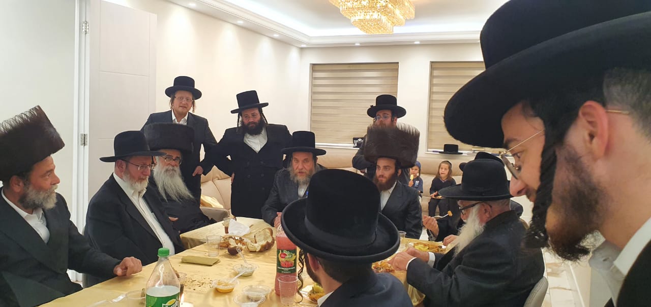 הגה"צ רבי יעקב מרדכי הגר בשמחת שבע ברכות בלונדון