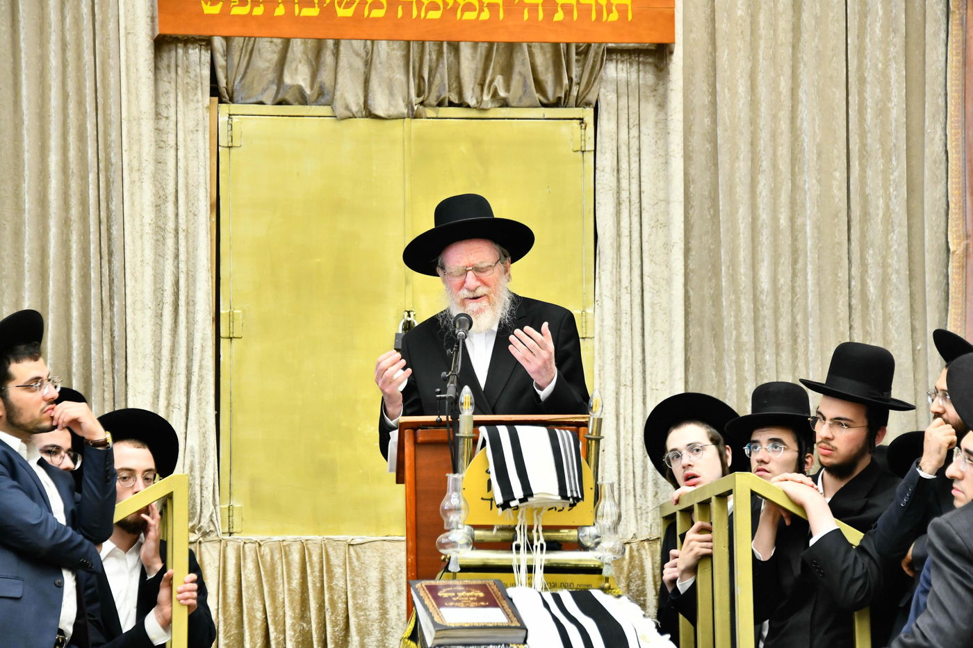 מסע הלוויית הגאון רבי ישראל סוקל זצ"ל 