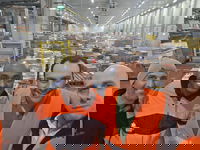 עובדי שטראוס במרכזים הלוגיסטיים של החברה