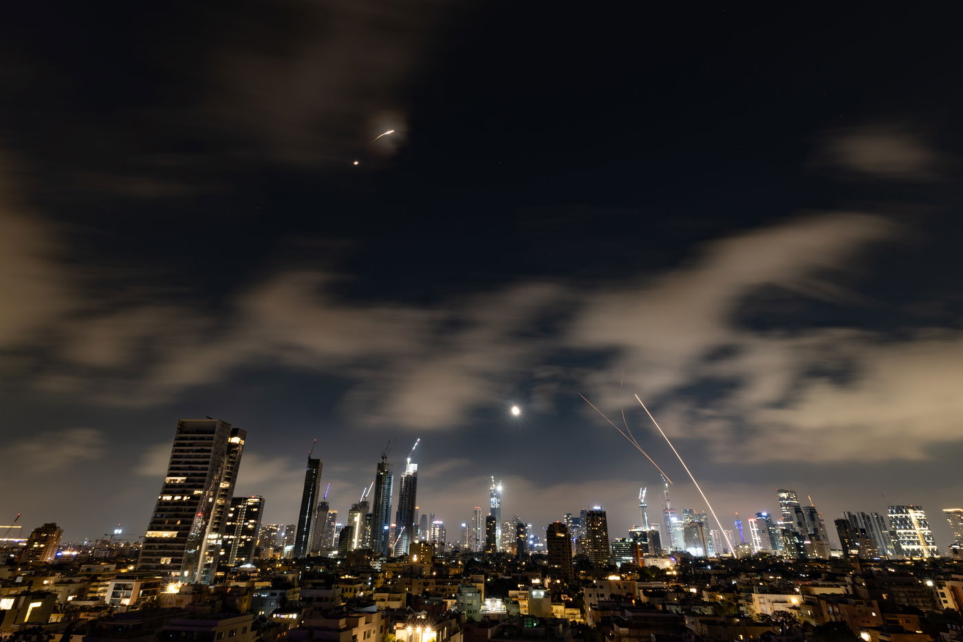 יירוטי הטילים האיראניים בשמי תל אביב, הלילה