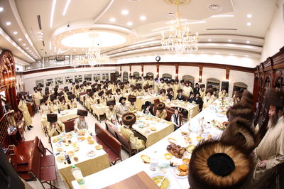 שמחת שבע ברכות לנכדת האדמו"ר מתולדות אהרן