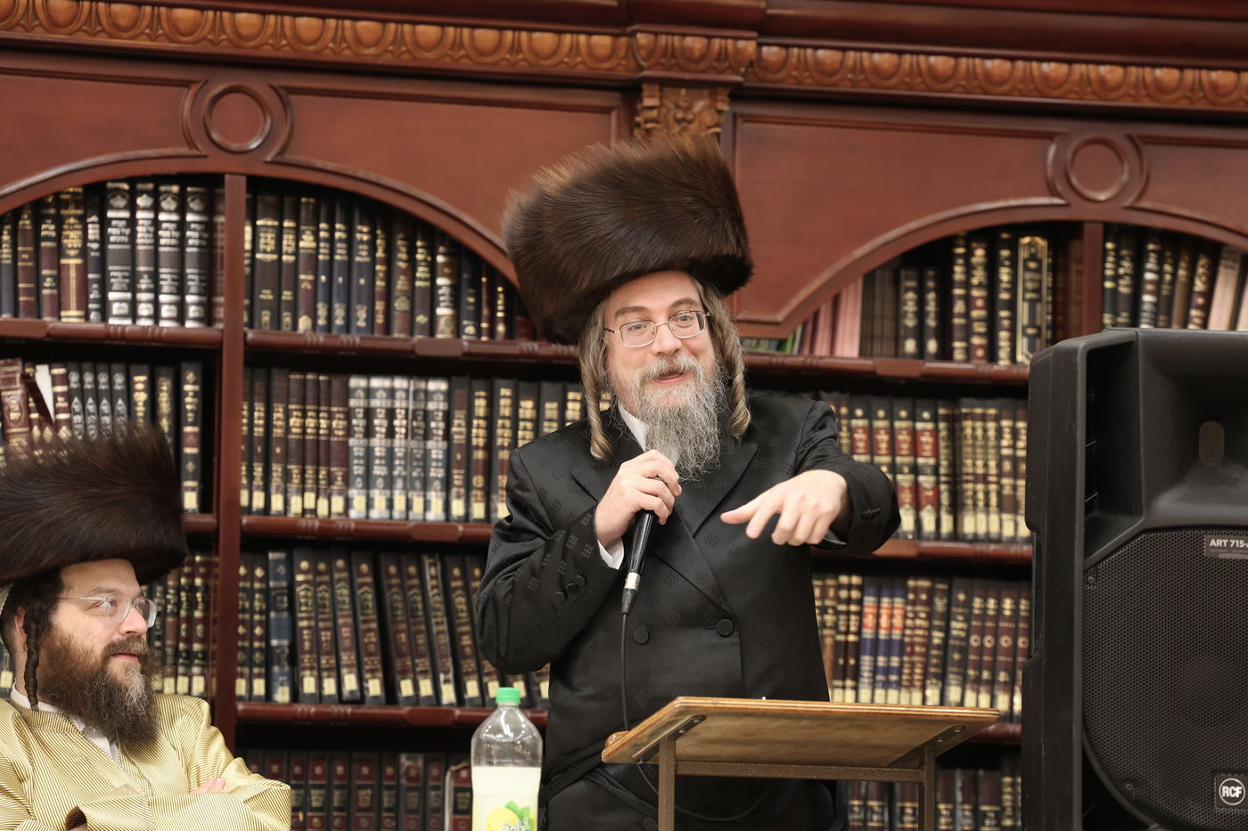 שמחת שבע ברכות לנכדת האדמו"ר מתולדות אהרן