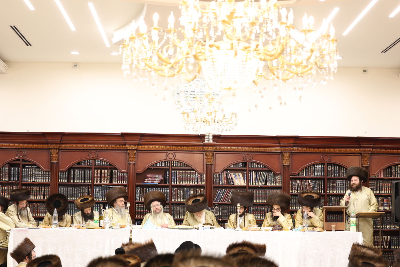 שמחת שבע ברכות לנכדת האדמו"ר מתולדות אהרן