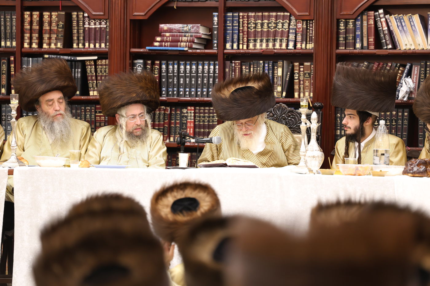 שמחת שבע ברכות לנכדת האדמו"ר מתולדות אהרן