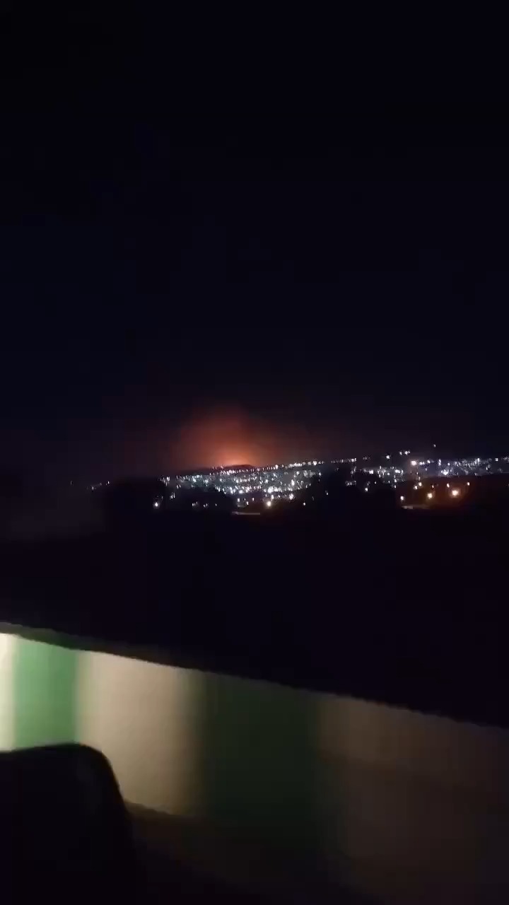 המפעל הפטרוכימי באילאם לאחר שהותקף בידי ישראל