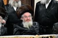 האדמו"ר מקרלין סטולין בשמחה