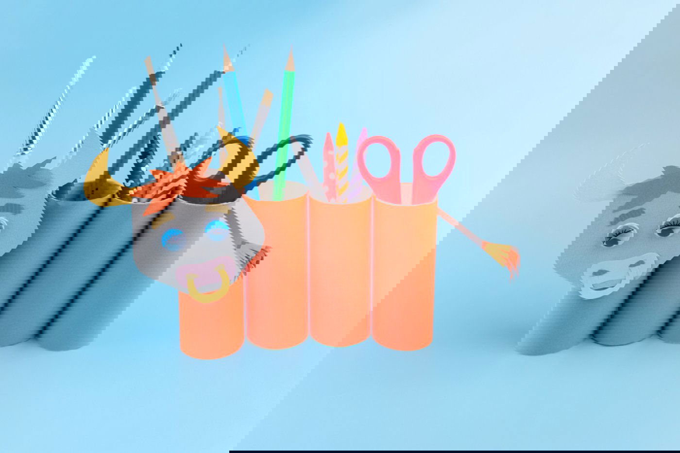 מעמד לעפרונות