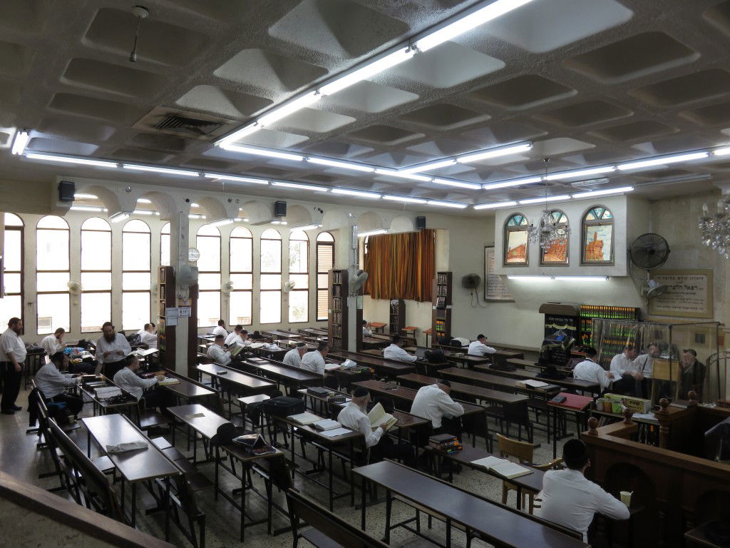 הגאון רבי יצחק זילברשטיין בימי המלחמה בכולל 'בית דוד' ברמת אלחנן