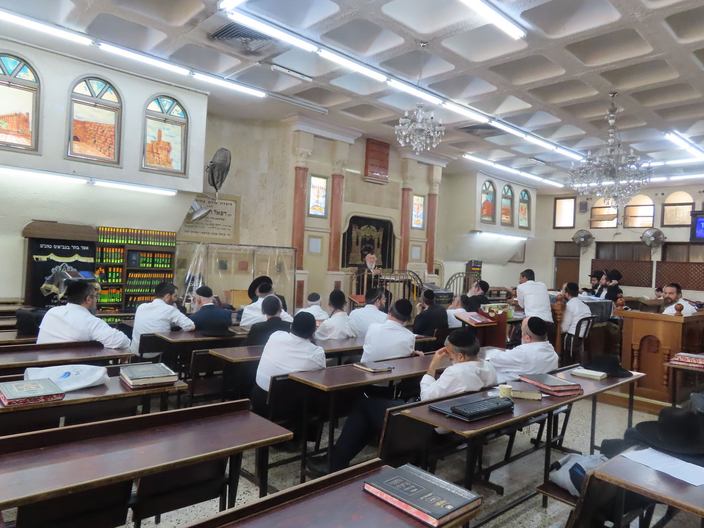 הגאון רבי יצחק זילברשטיין בימי המלחמה בכולל 'בית דוד' ברמת אלחנן