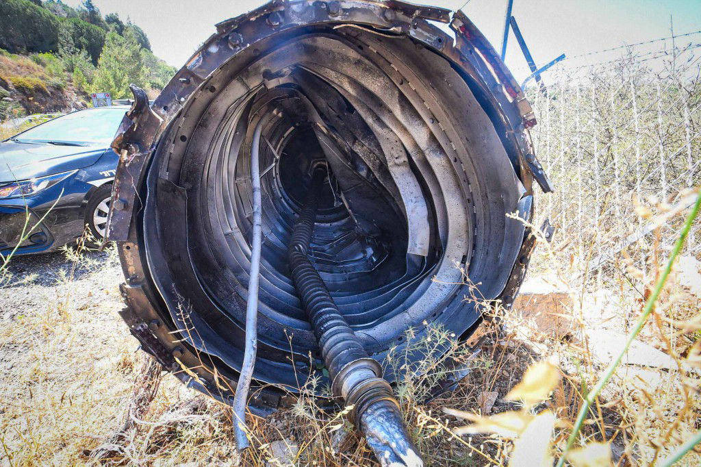 נס בשומרון - חלק ענק מטיל נפל בכניסה לעיר אריאל