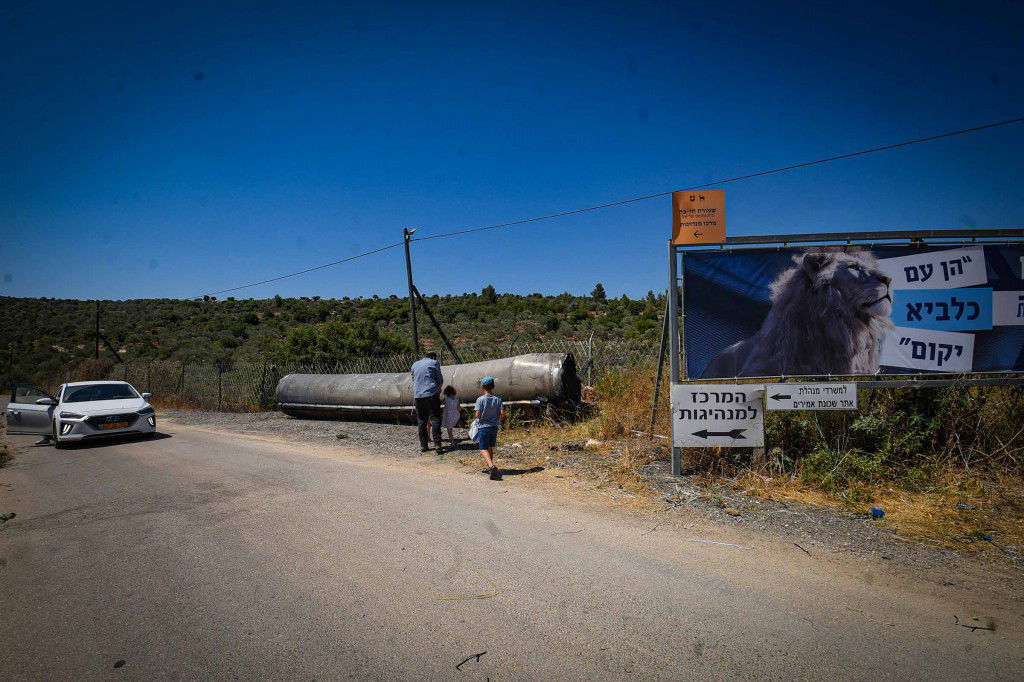 נס בשומרון - חלק ענק מטיל נפל בכניסה לעיר אריאל
