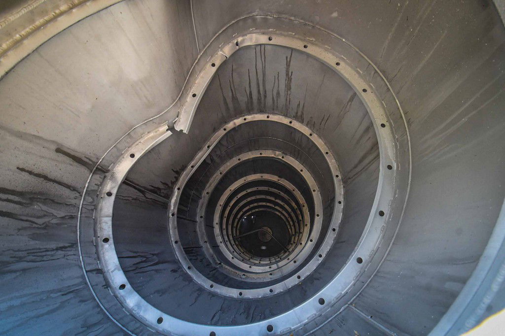 נס בשומרון - חלק ענק מטיל נפל בכניסה לעיר אריאל