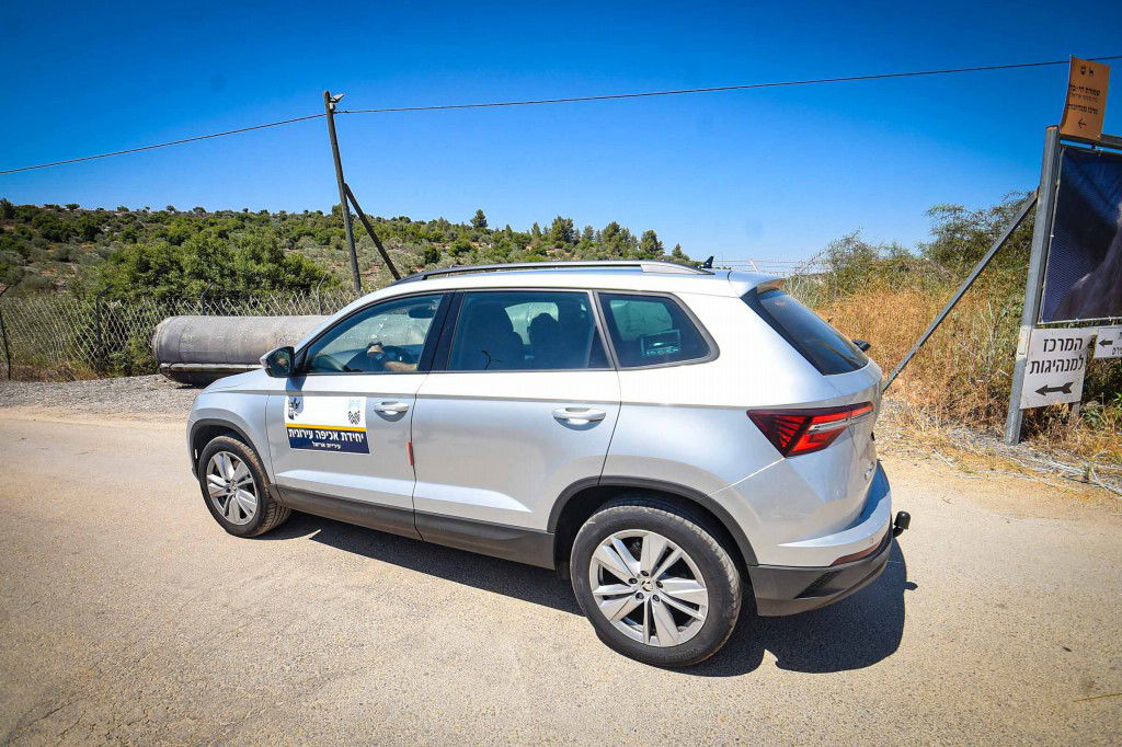 נס בשומרון - חלק ענק מטיל נפל בכניסה לעיר אריאל