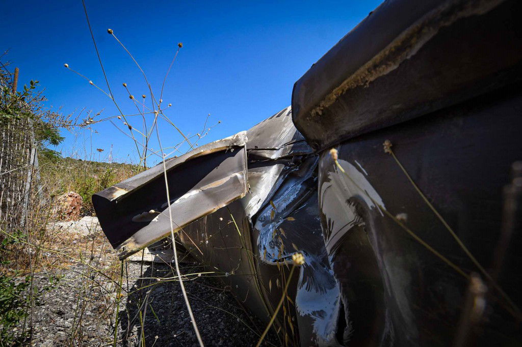 נס בשומרון - חלק ענק מטיל נפל בכניסה לעיר אריאל