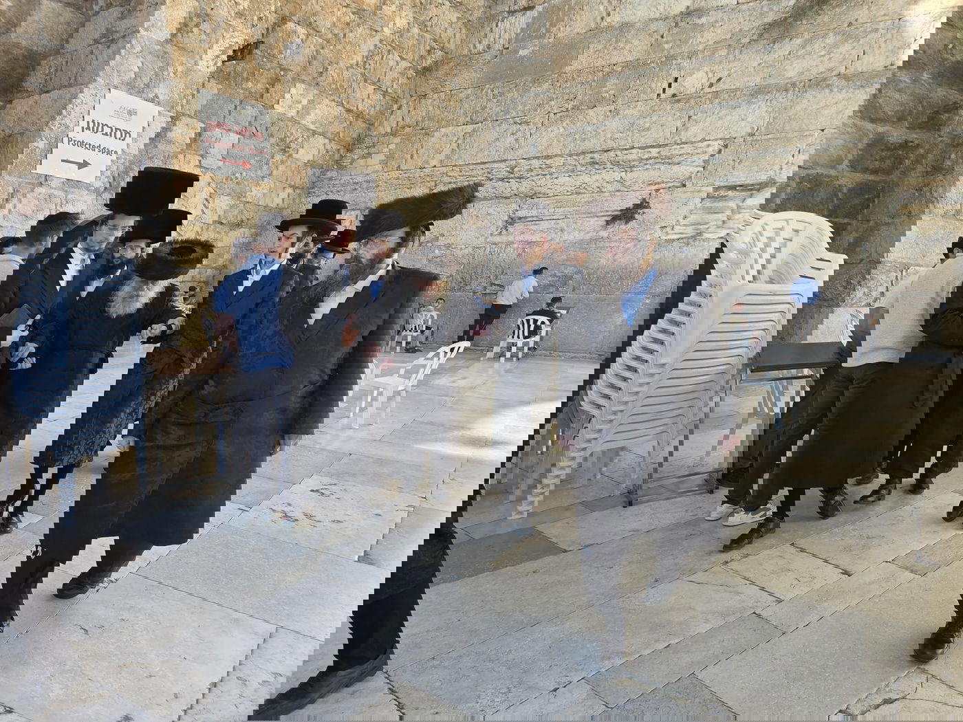 הגה"צ גאב"ד מאקאווא בכותל המערבי