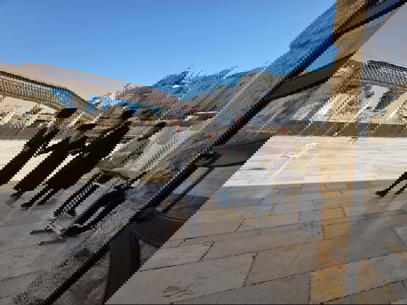 הגה"צ גאב"ד מאקאווא בכותל המערבי