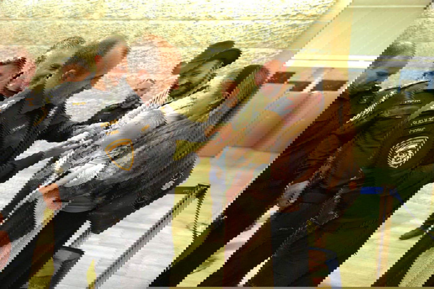 מפכ"ל המשטרה עם מפונים