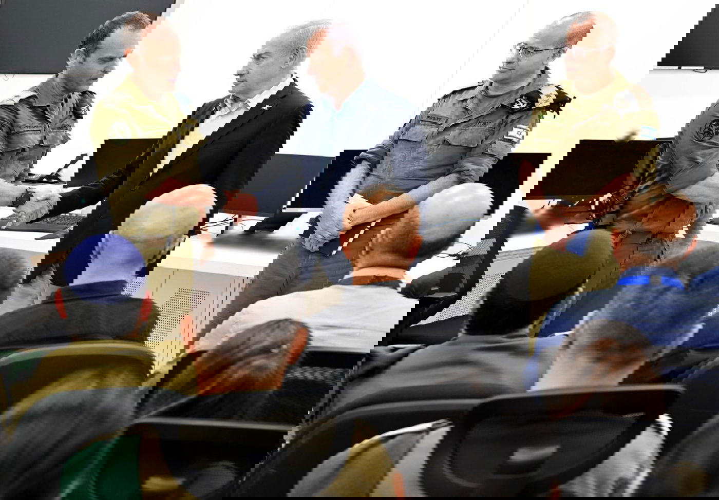 ראש הממשלה בבסיס אגף המודיעין