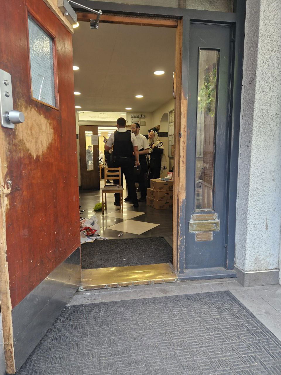 שטיבל דחסידי גור בלונדון הבוקר 