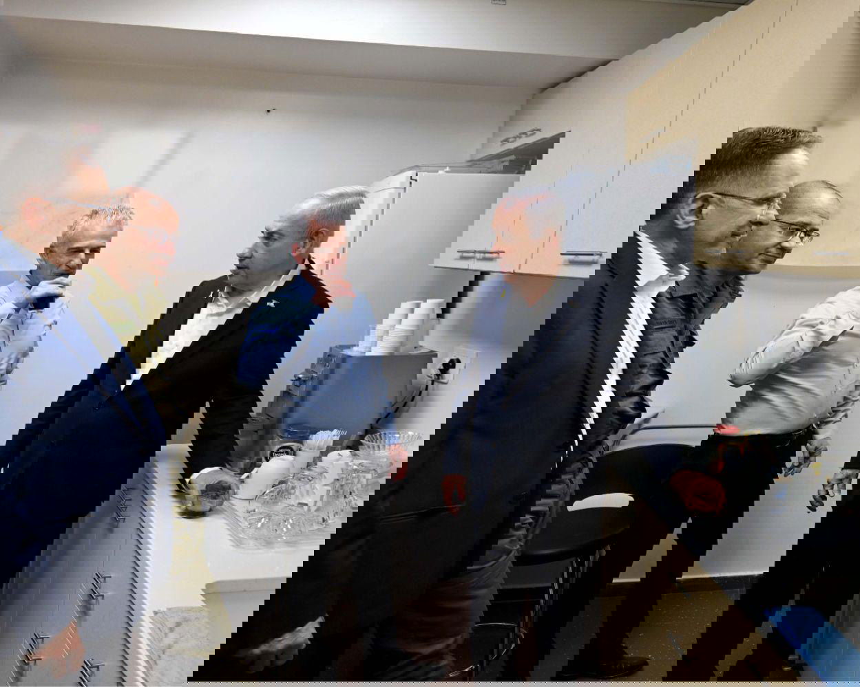 רה"מ נתניהו עם ראש המוסד והמזכ"צ, בסוף השבוע