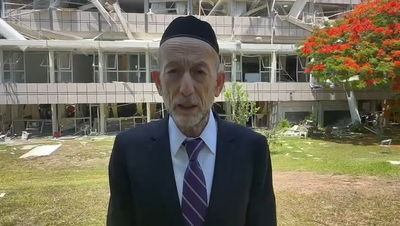 סגן השר בת"א: "משטר שמכחיש שואה שיגר טילים לעבר ניצולי שואה"