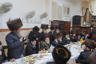 שבע ברכות בחצרות סטראפקוב -קרעטשניף י-ם -הארנסטייפאל -זלאטשוב