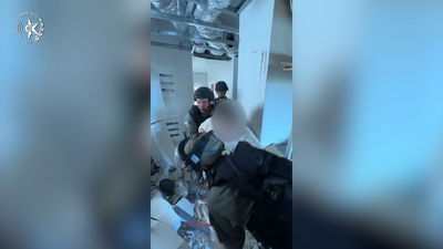 תיעוד: כך לוחמי מג"ב חילצו קשישה מחדר הממ"ד בו שהתה