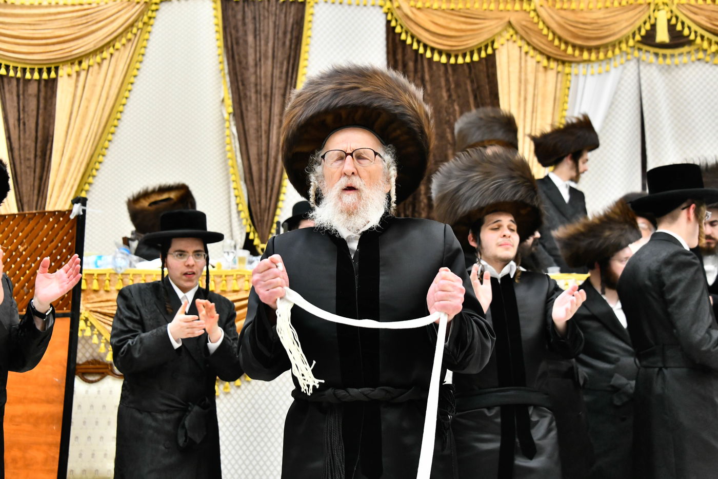 שמחת בית קרעטשניף - הארנאסטייפל - זלאטשוב - טשערקאס