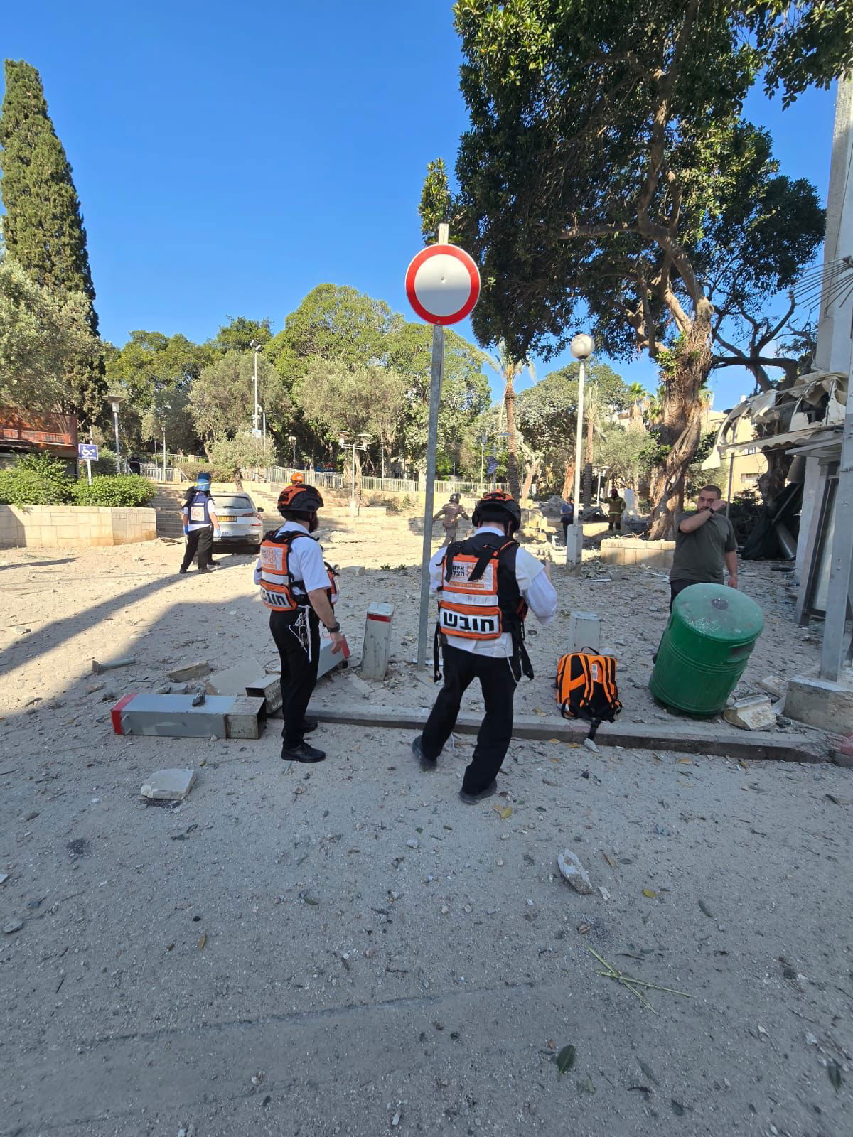 מתנדבי איחוד הצלה בזירות הנפילה