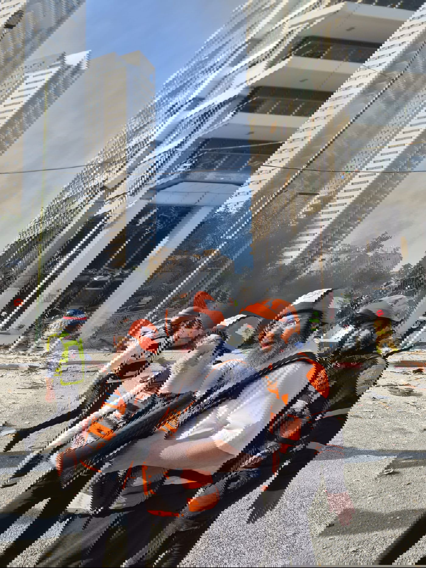 מתנדבי איחוד הצלה בזירות הנפילה