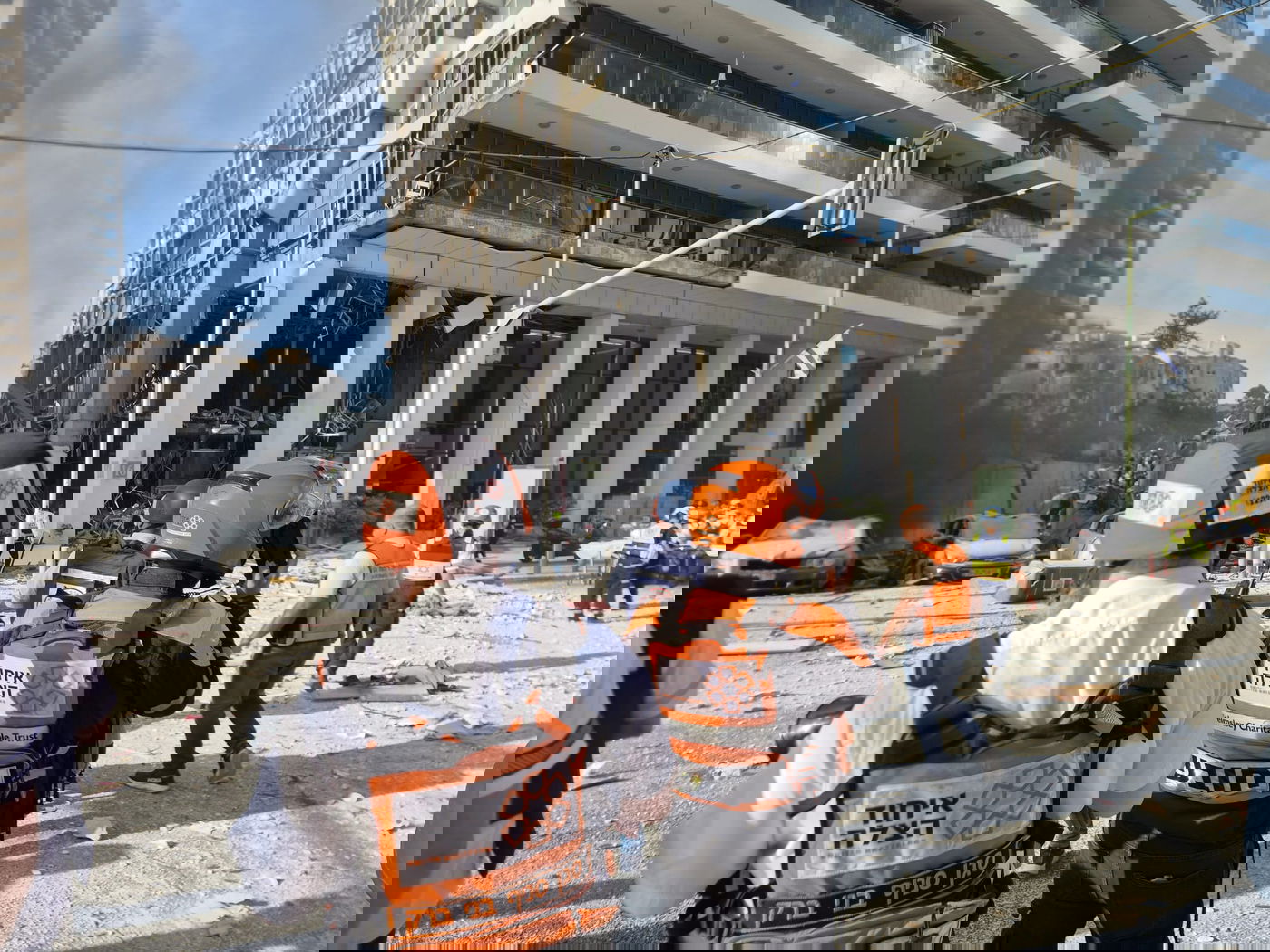 מתנדבי איחוד הצלה בזירות הנפילה