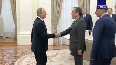 כך נראתה היום פגישתו של נשיא רוסיה פוטין עם שר החוץ האיראני