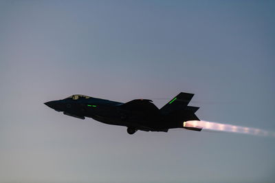 רגע לפני הסוף: כך בלם טראמפ את אחת המתקפות הנרחבות על טהרן