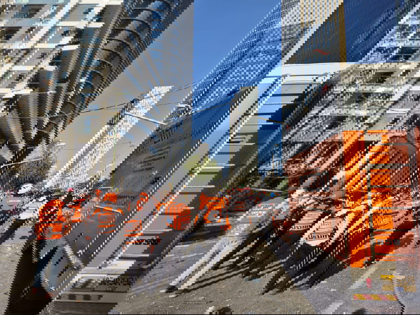 מתנדבי איחוד הצלה בזירות הנפילה