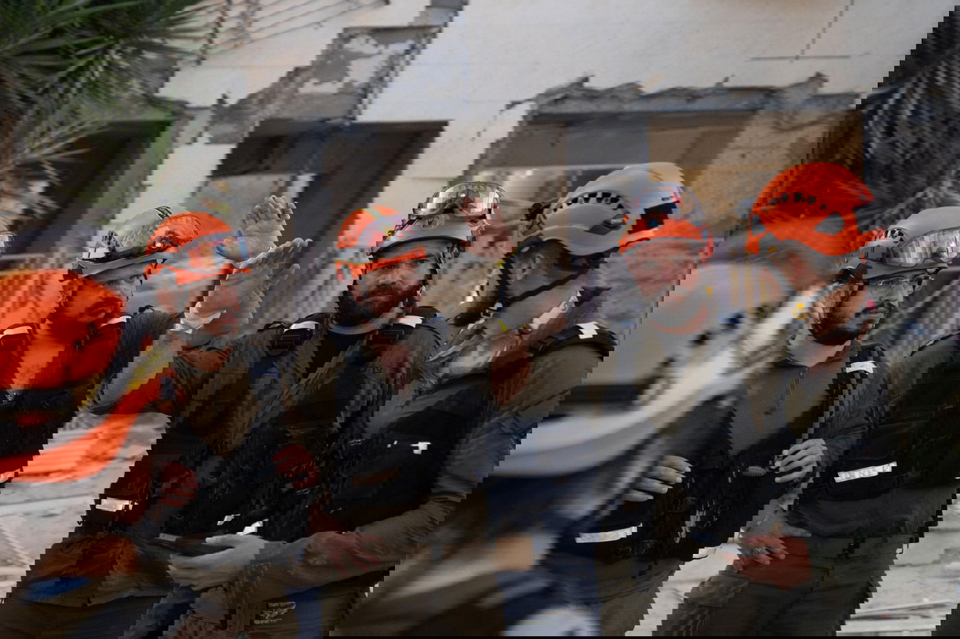 כוחות פיקוד העורף בזירת הנפילה בבאר שבע