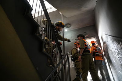 כוחות פיקוד העורף בזירת נפילה בבאר שבע