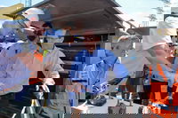 נשיא המדינה יצחק הרצוג בזירת הנפילה במתקן חברת החשמל באשדוד