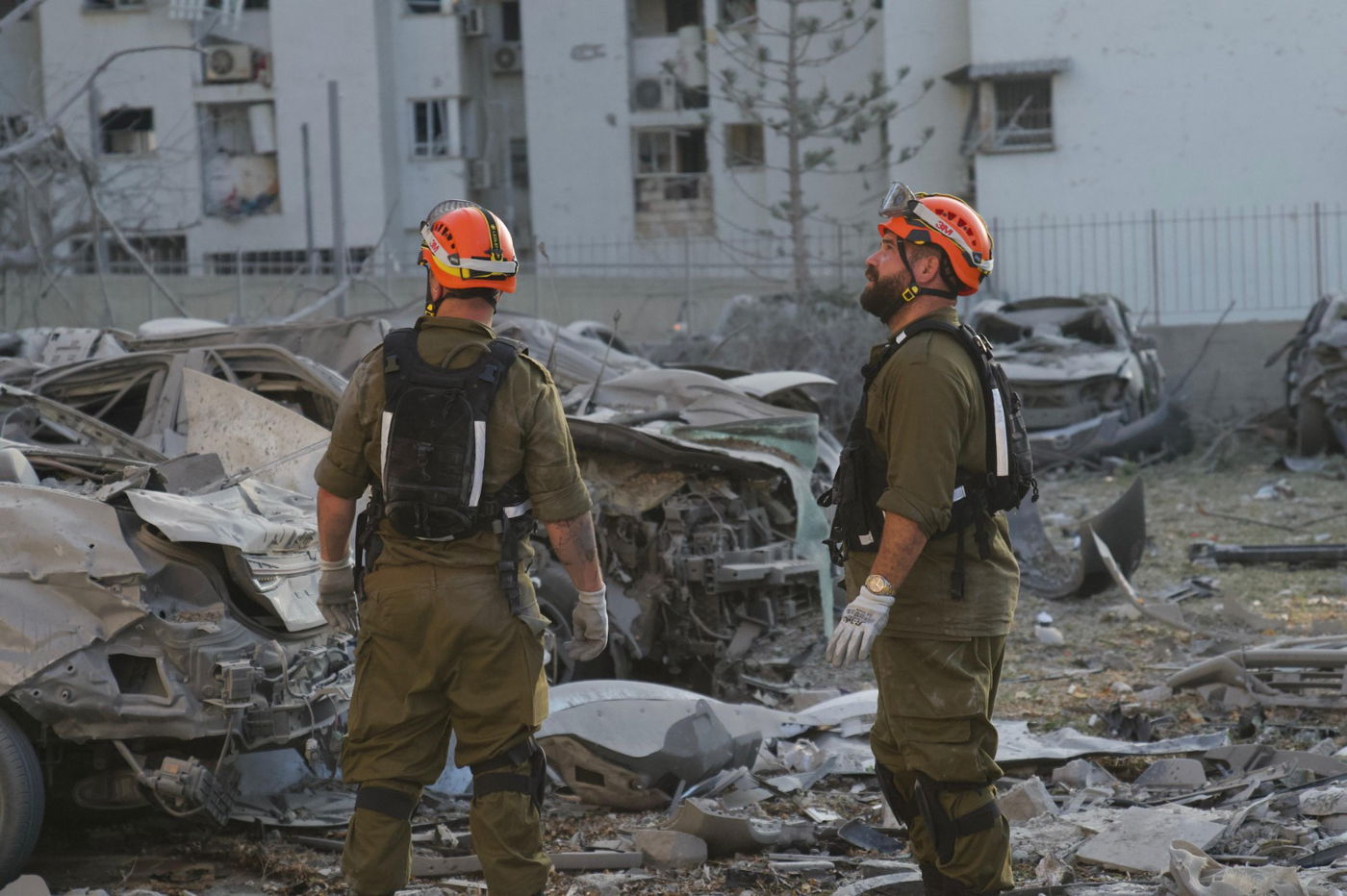 כוחות פיקוד העורף בזירת הנפילה בבאר שבע