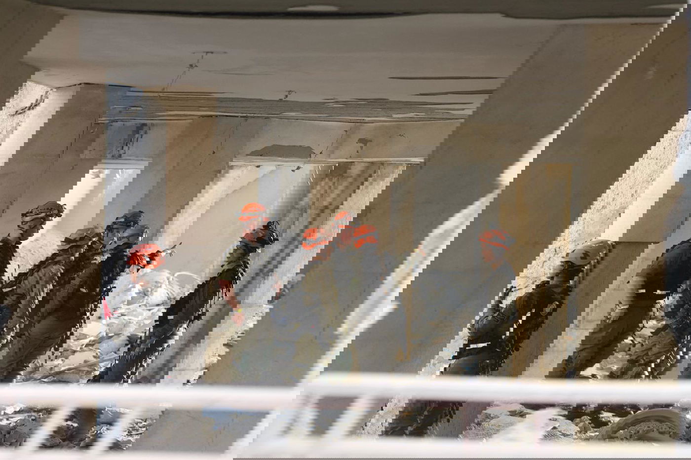 כוחות פיקוד העורף בזירת הנפילה בבאר שבע