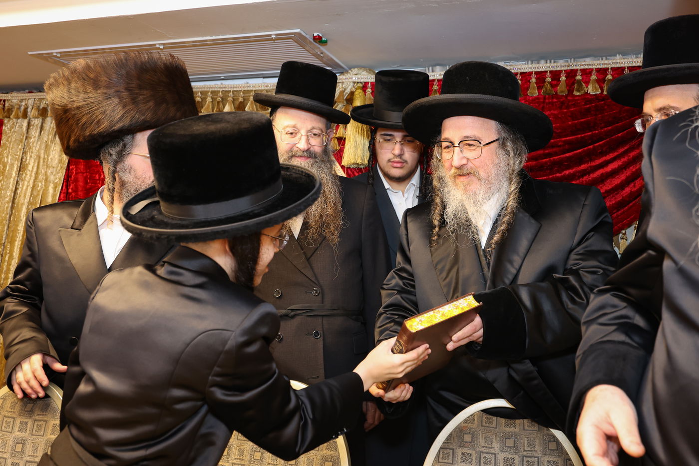 שמחת בר המצווה לנכדו הראשון של הרה"צ רבי אלימלך בידרמן