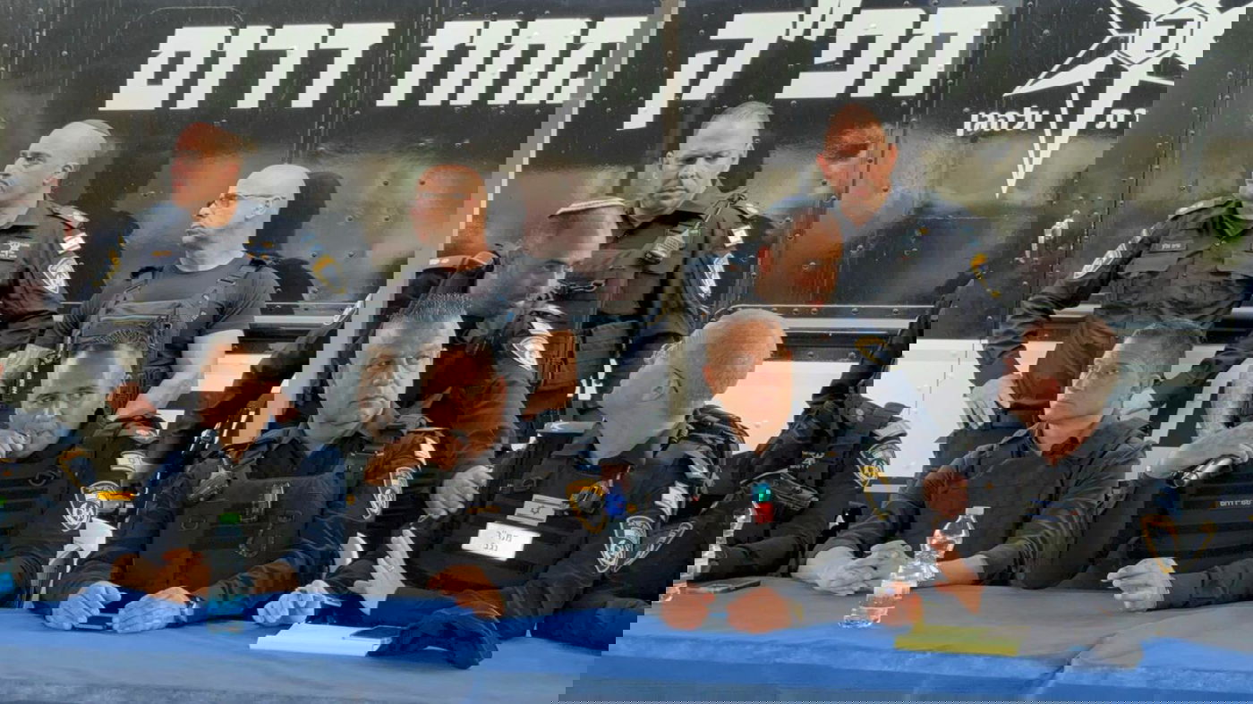 פעילות כוחות המשטרה בזירת הנפילה בבאר שבע