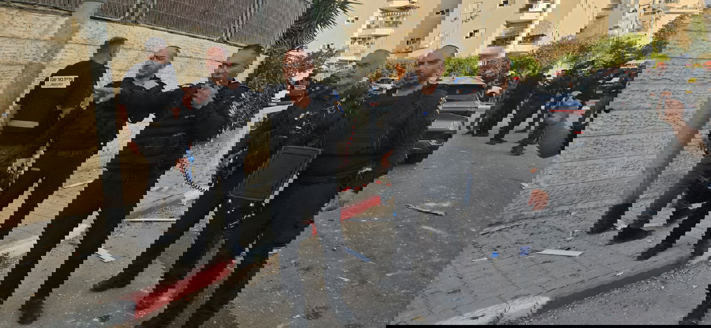 פעילות כוחות המשטרה בזירת הנפילה בבאר שבע