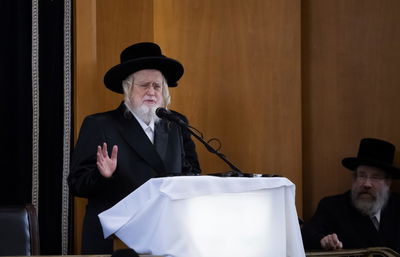 האדמו"ר ממונקאטש בישיבת טלז