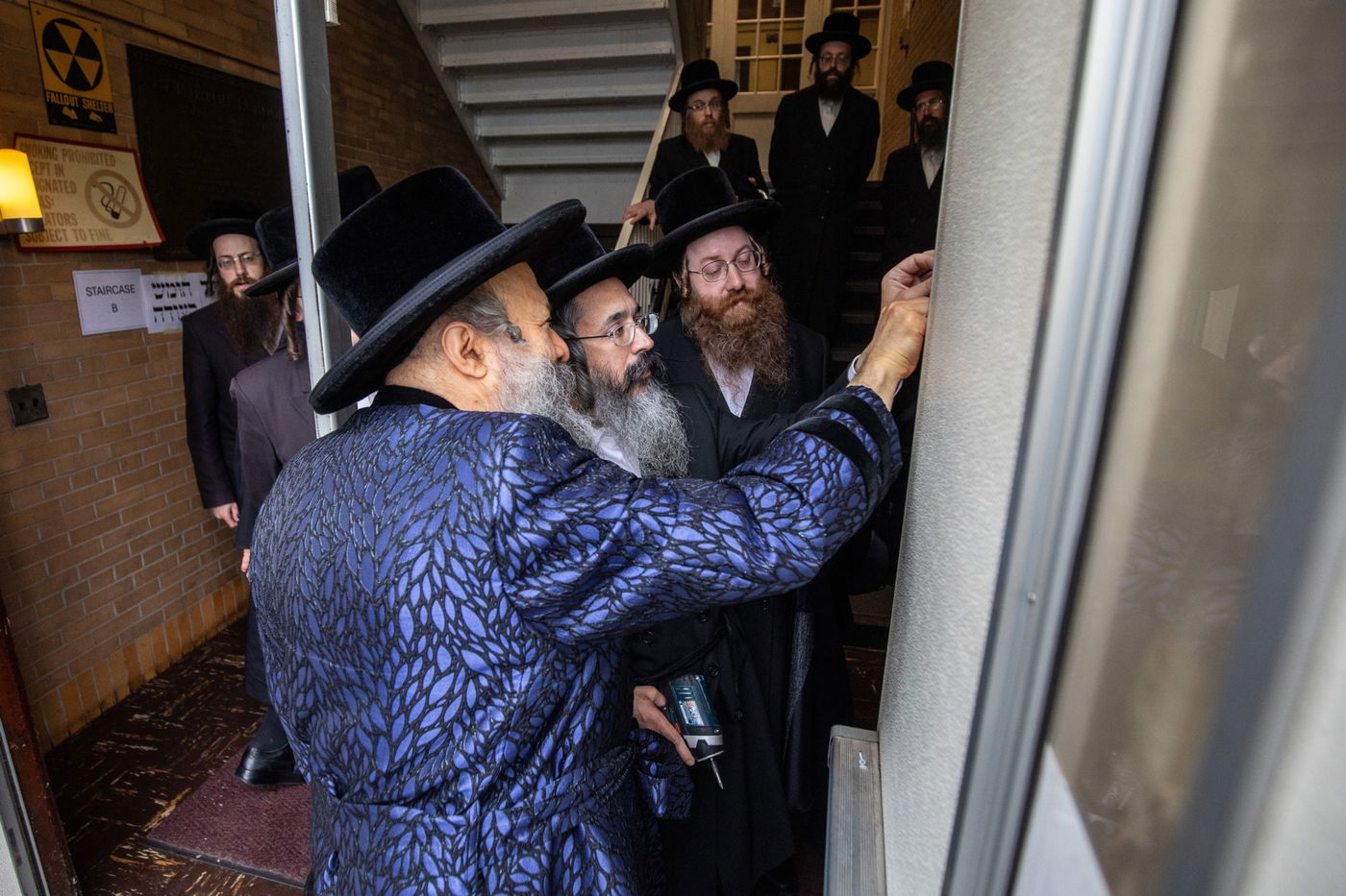 האדמו"ר מבאבוב 45 בביקור במוסדותיו ביוניאן