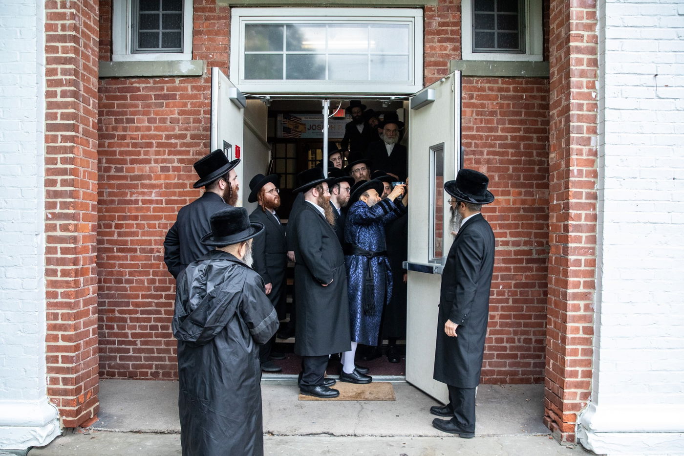 האדמו"ר מבאבוב 45 בביקור במוסדותיו ביוניאן