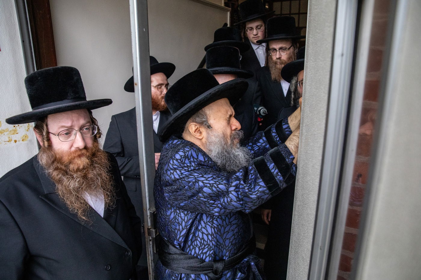 האדמו"ר מבאבוב 45 בביקור במוסדותיו ביוניאן