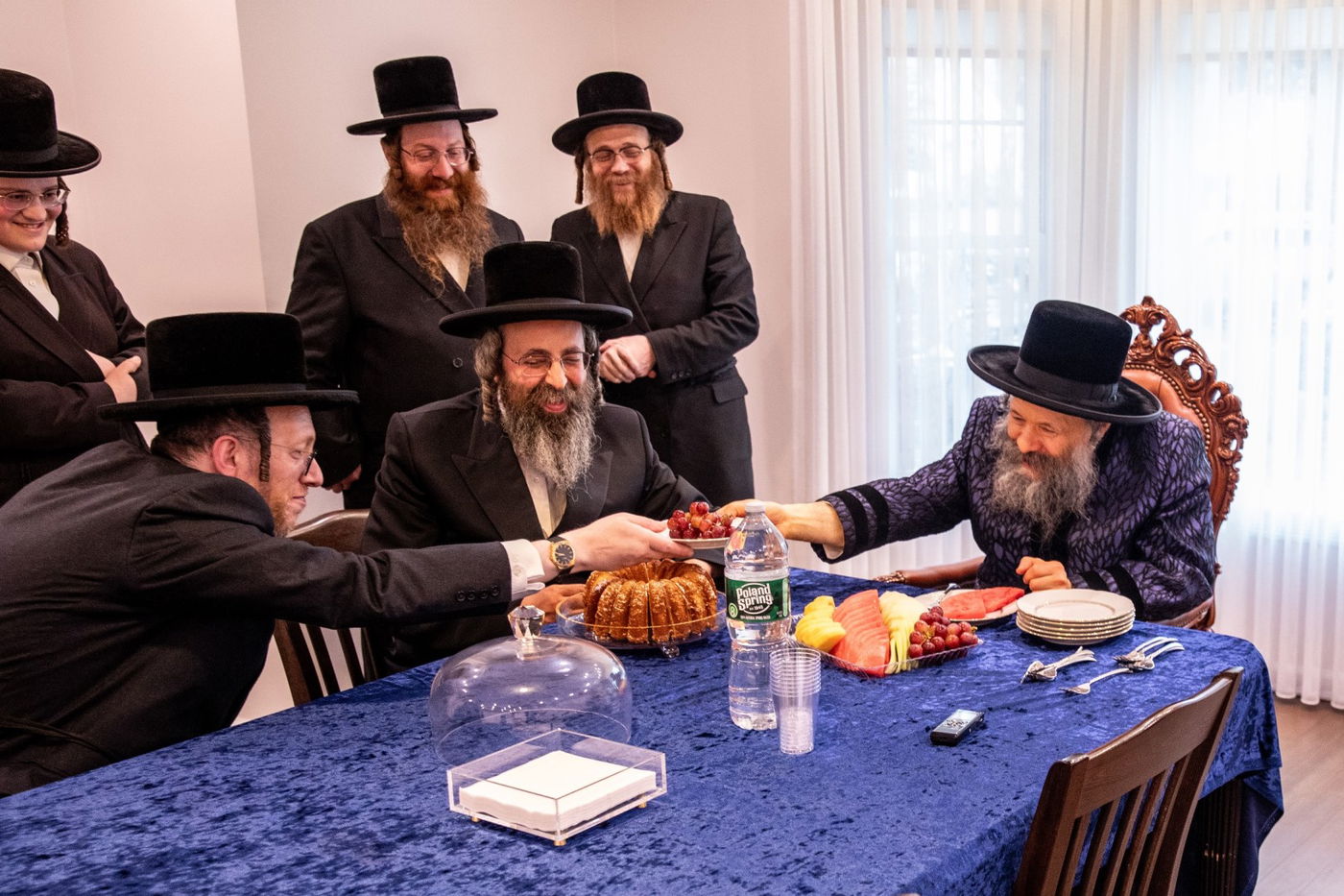 האדמו"ר מבאבוב 45 בביקור במוסדותיו ביוניאן